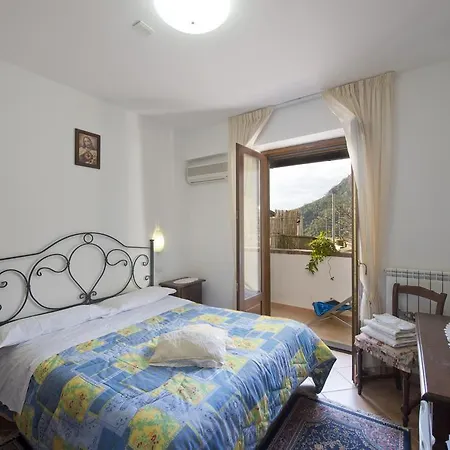 Agriturismo Serafina Farm stay *